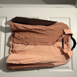 4 queens boutique BiBi size M country two tone long sleeve
Shirt